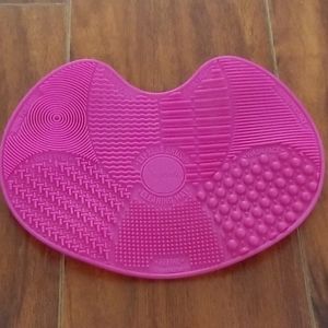 Sigma Express brush cleaning mat